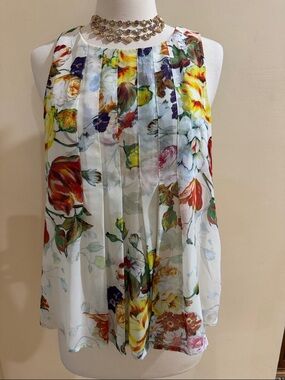 Forever 21 Contemporary White Floral Pleated Camisole